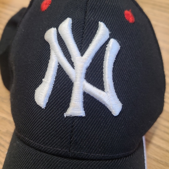 NY Yankees Cap One Size - Picture 7 of 7